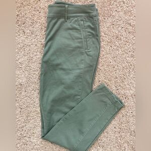 LOFT NWOT Marisa High Waisted Slim Fit Cigarette Pants w/ front zipped pockets